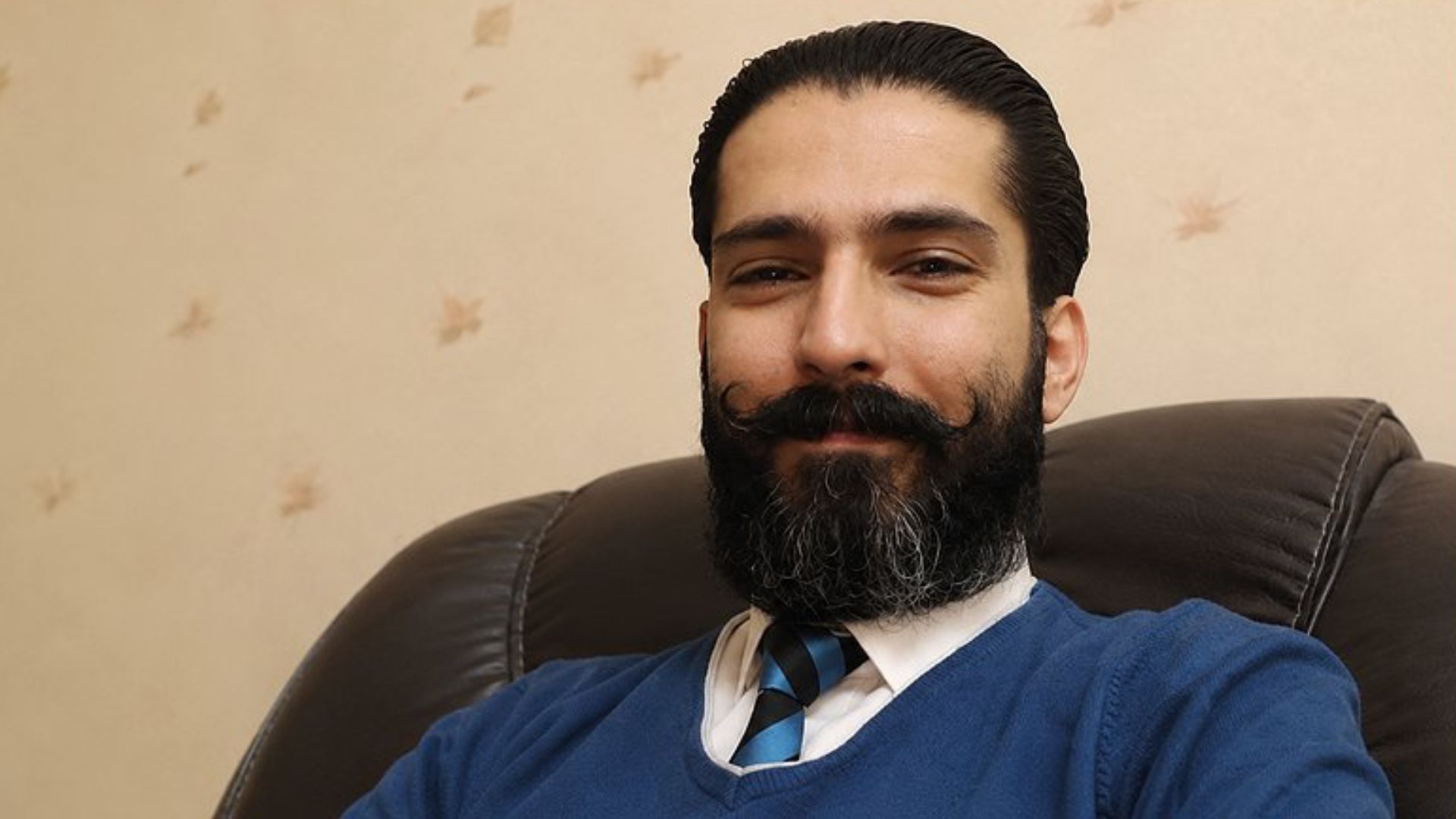 Iranian Regime Arrests Human Rights Lawyer While Defending Client in Court